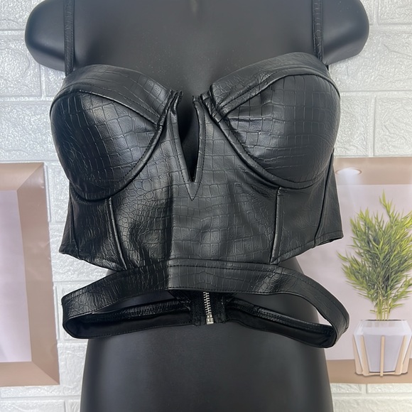 Leather Cami Top with cut outs size medium - Picture 5 of 6